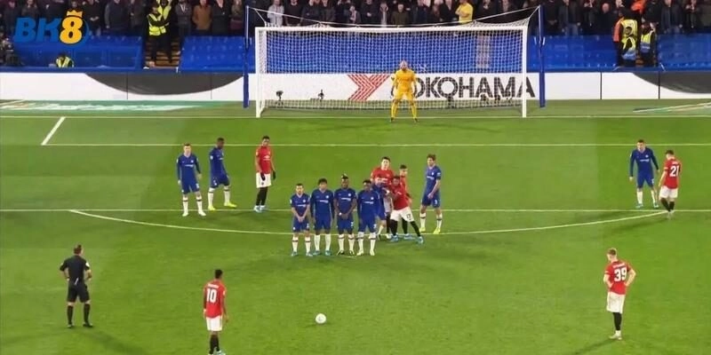 Tìm hiểu về Đá phạt là gì?